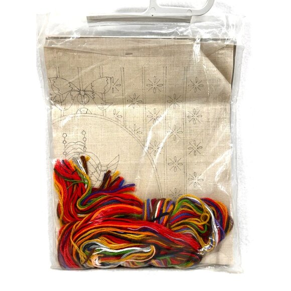 Rare Bucilla Creative Needlecraft Holly Hobbie "Sitting Pretty" Kit - New/Sealed - Picture 5 of 6